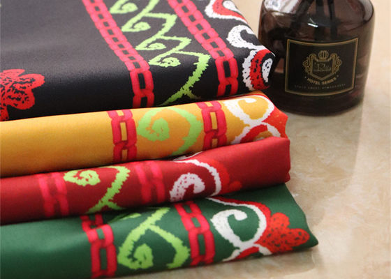 紫系統衣服のための黄色いポリエステル デジタルによって印刷される生地の多彩な花