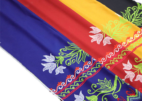 紫系統衣服のための黄色いポリエステル デジタルによって印刷される生地の多彩な花